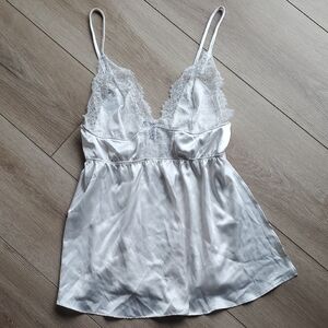 Victorias Secret Elegant White Lace Trim Satin Camisole Size M